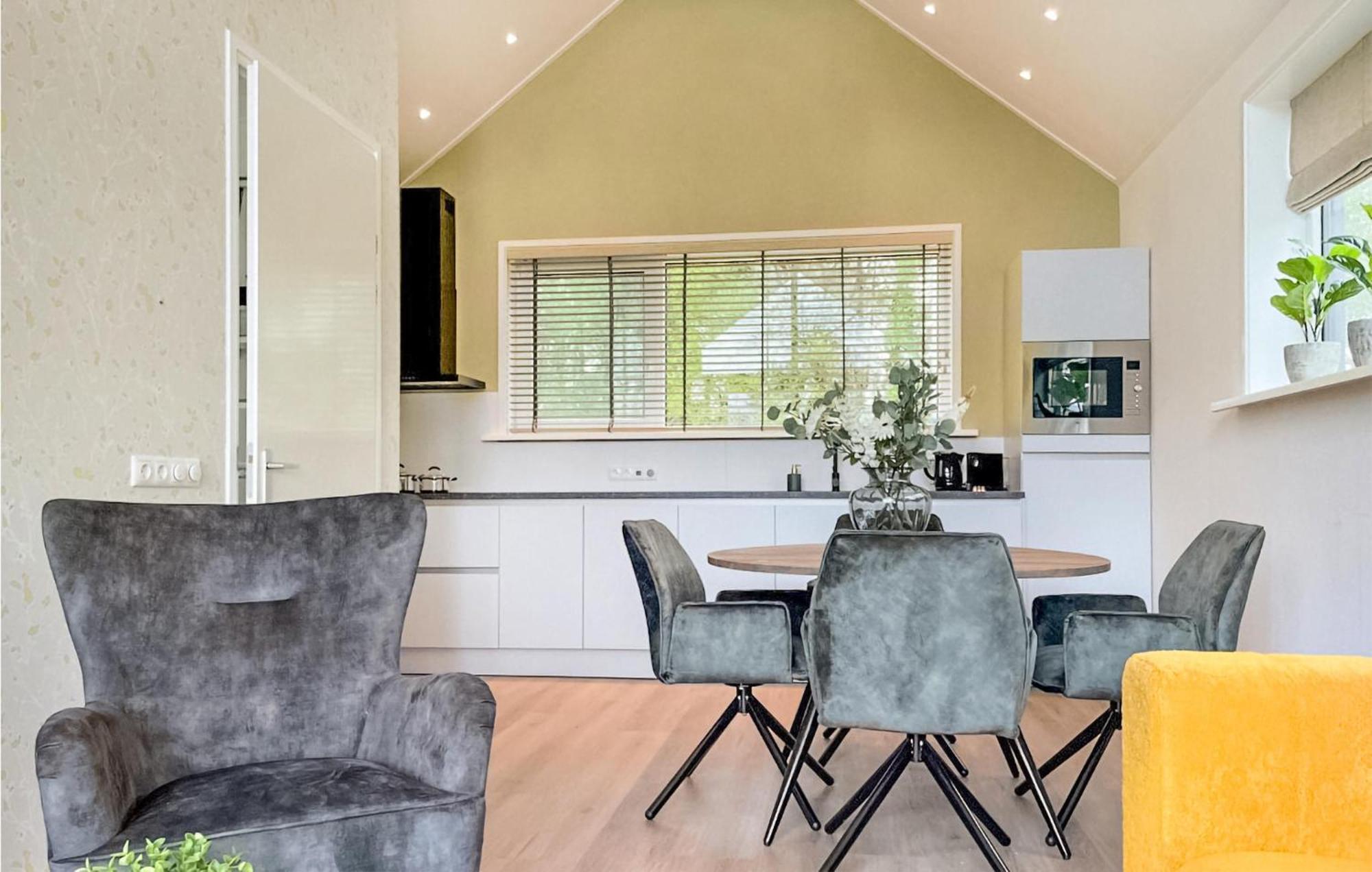 Cozy Home In Oosterwolde With Sauna 외부 사진